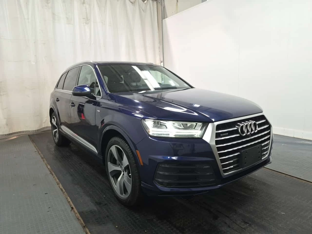 Audi Q7 * TECHNIK * CARFAX * Без инциденти * 63k km!!!, снимка 2 - Автомобили и джипове - 55550854