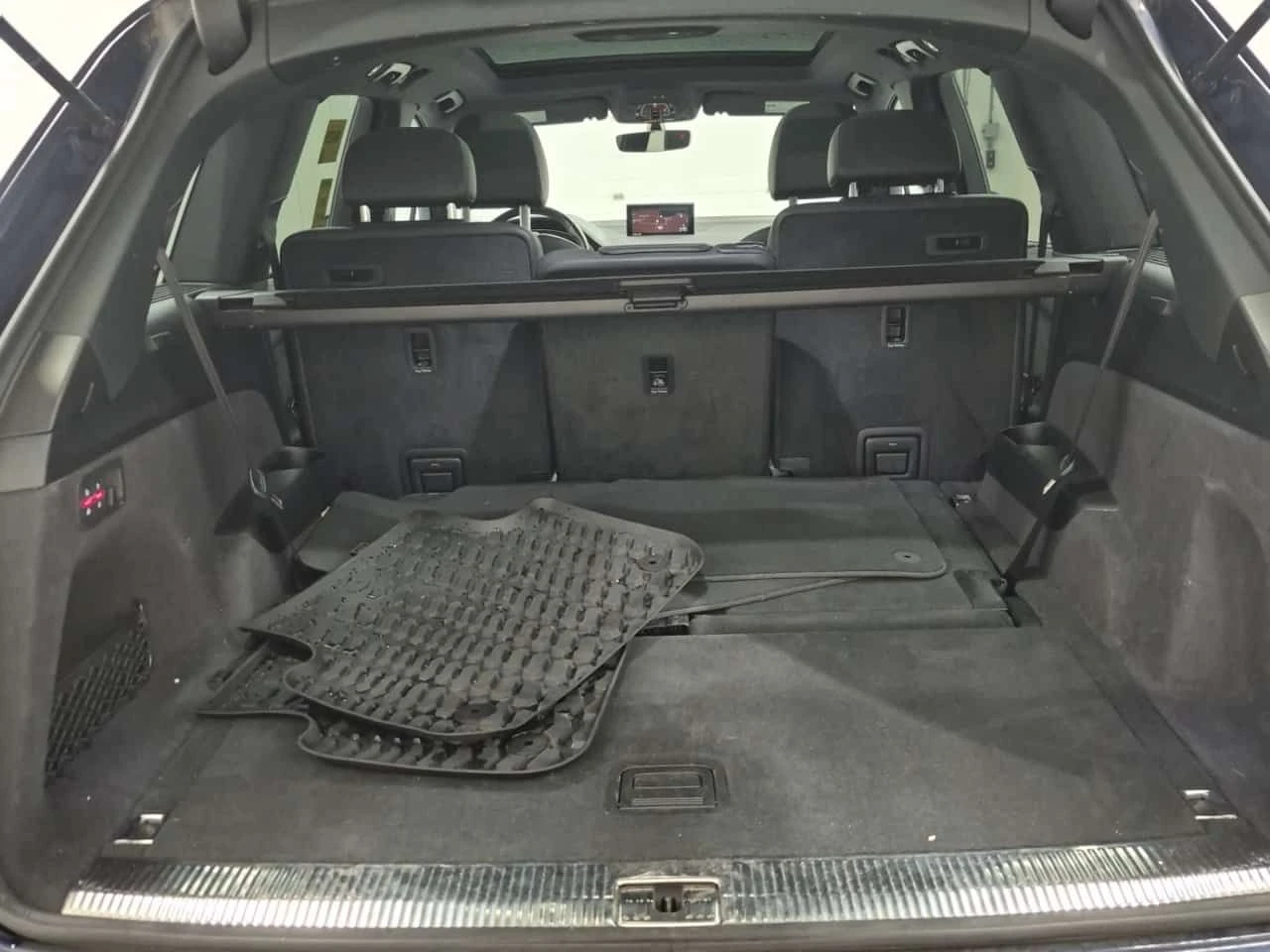 Audi Q7 * TECHNIK * CARFAX * Без инциденти * 63k km!!!, снимка 14 - Автомобили и джипове - 55550854