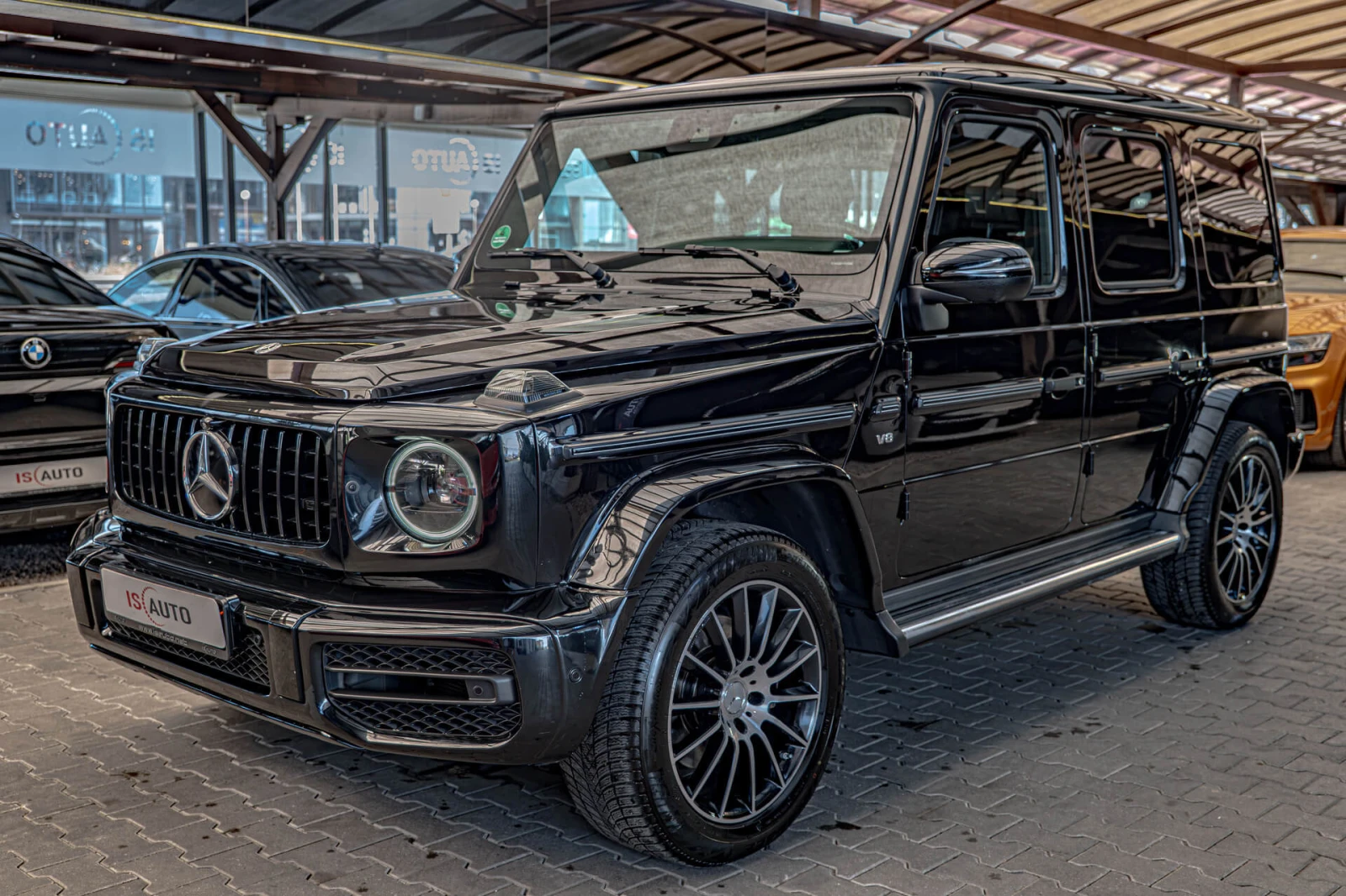 Mercedes-Benz G 500 V8 AMG/Designo/Burmester/Обдухване/Шибедах/Алканта, снимка 3 - Автомобили и джипове - 55568262