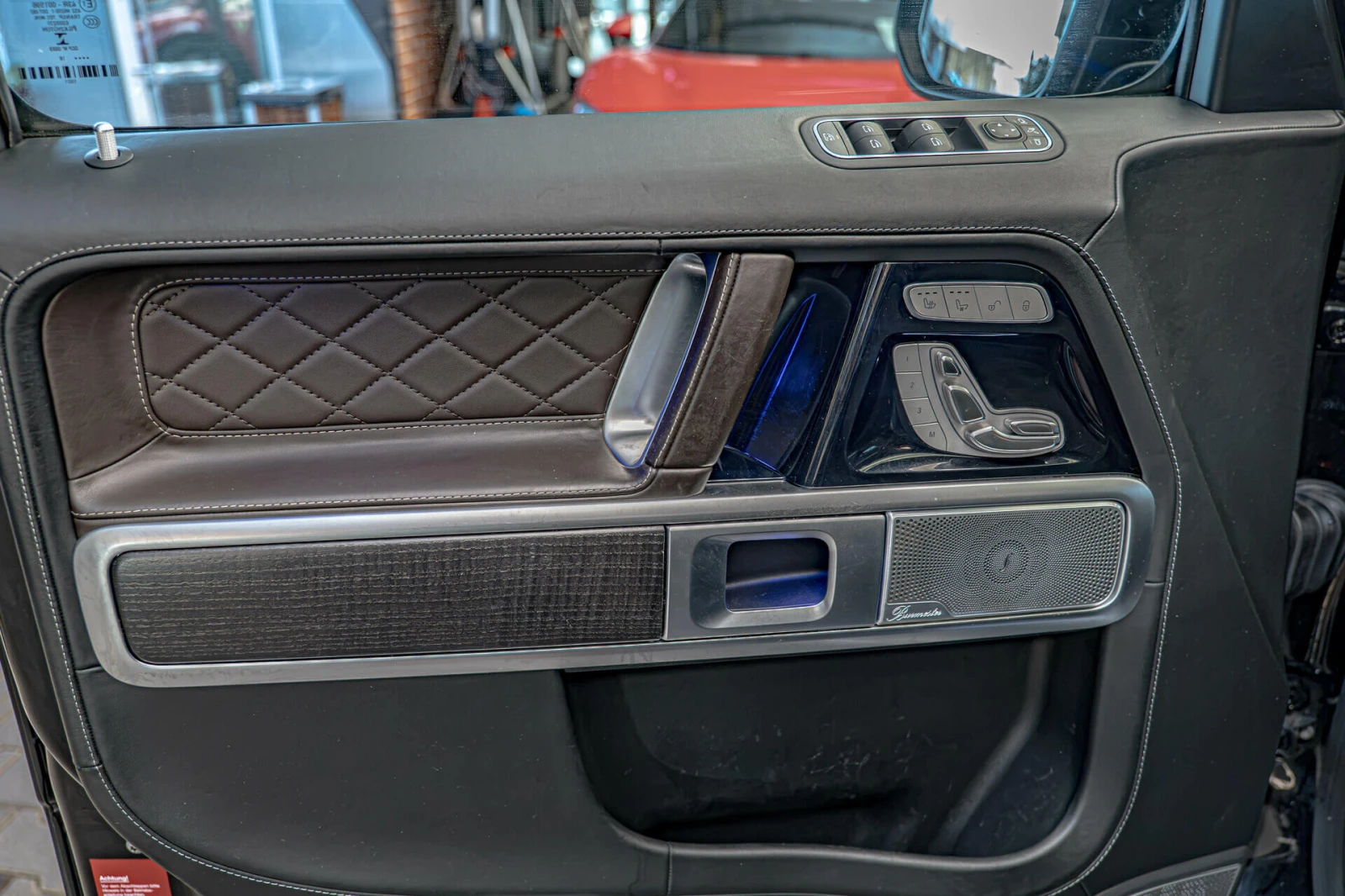 Mercedes-Benz G 500 V8 AMG/Designo/Burmester/Обдухване/Шибедах/Алканта, снимка 8 - Автомобили и джипове - 55568262