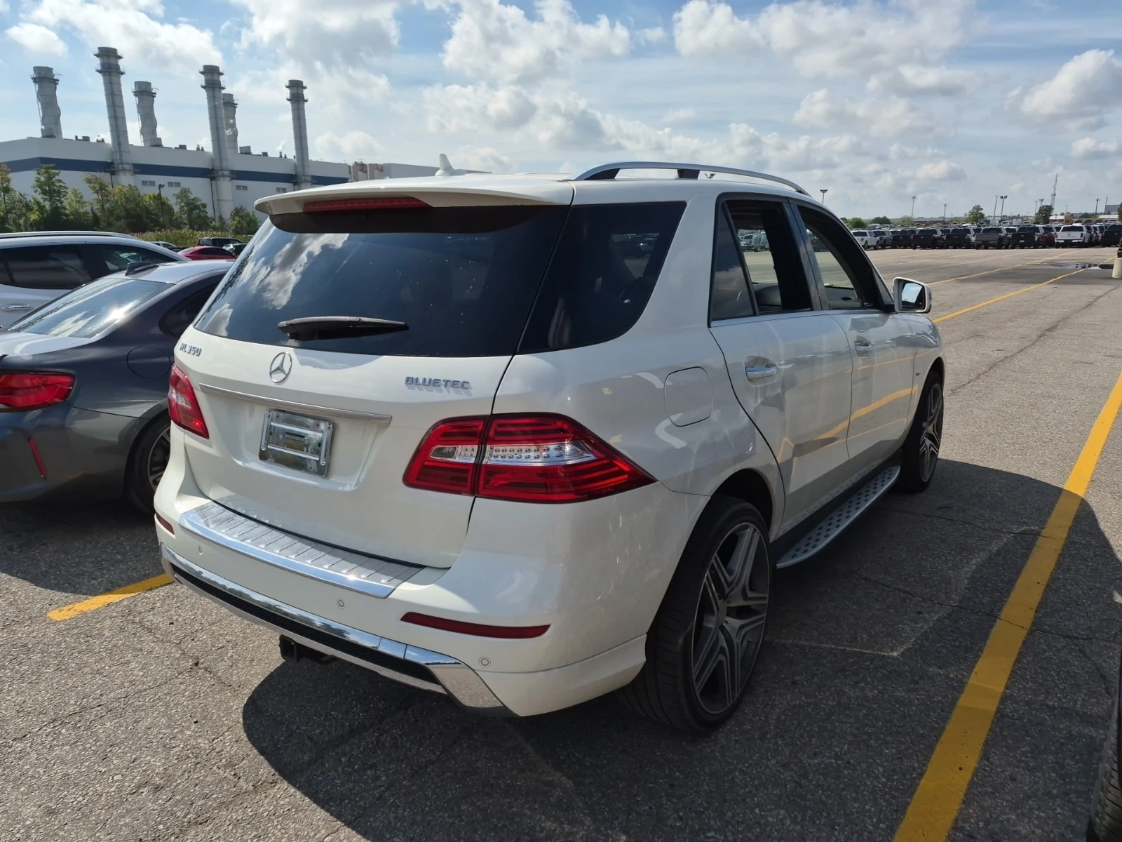 Mercedes-Benz ML 350  BLUETEC / CARFAX / АВТОКРЕДИТ, снимка 3 - Автомобили и джипове - 56023317
