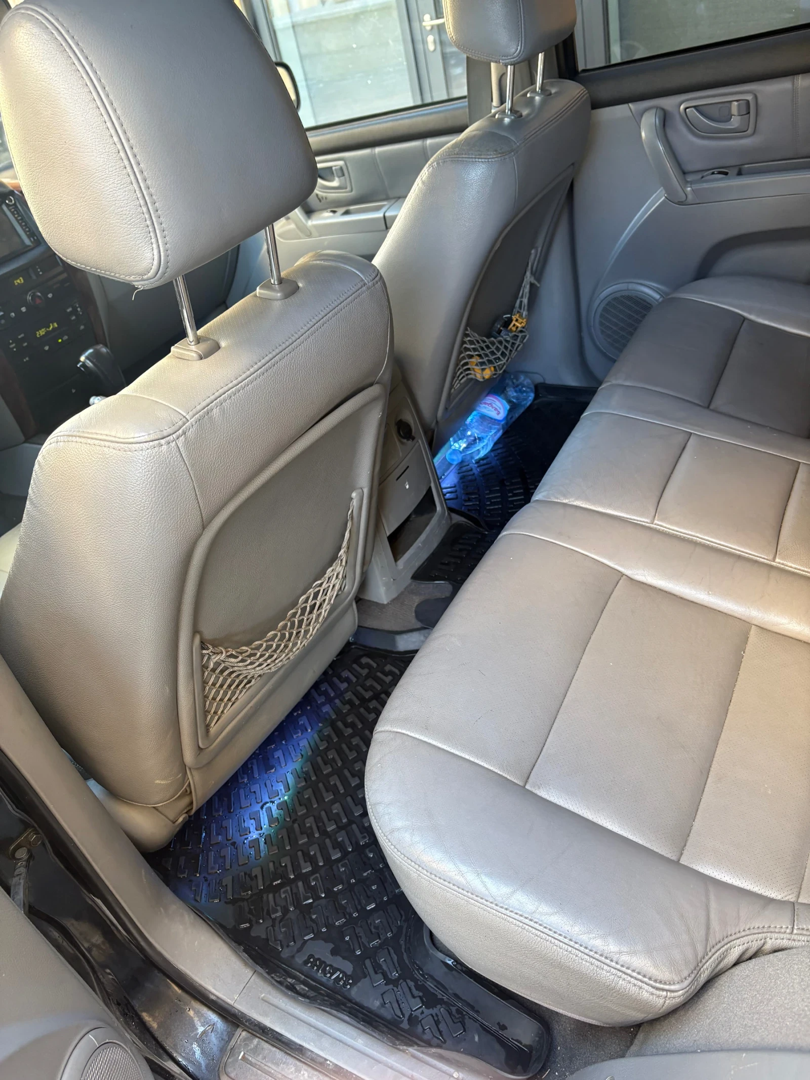 Kia Sorento 2.5CRDI, снимка 12 - Автомобили и джипове - 56149279