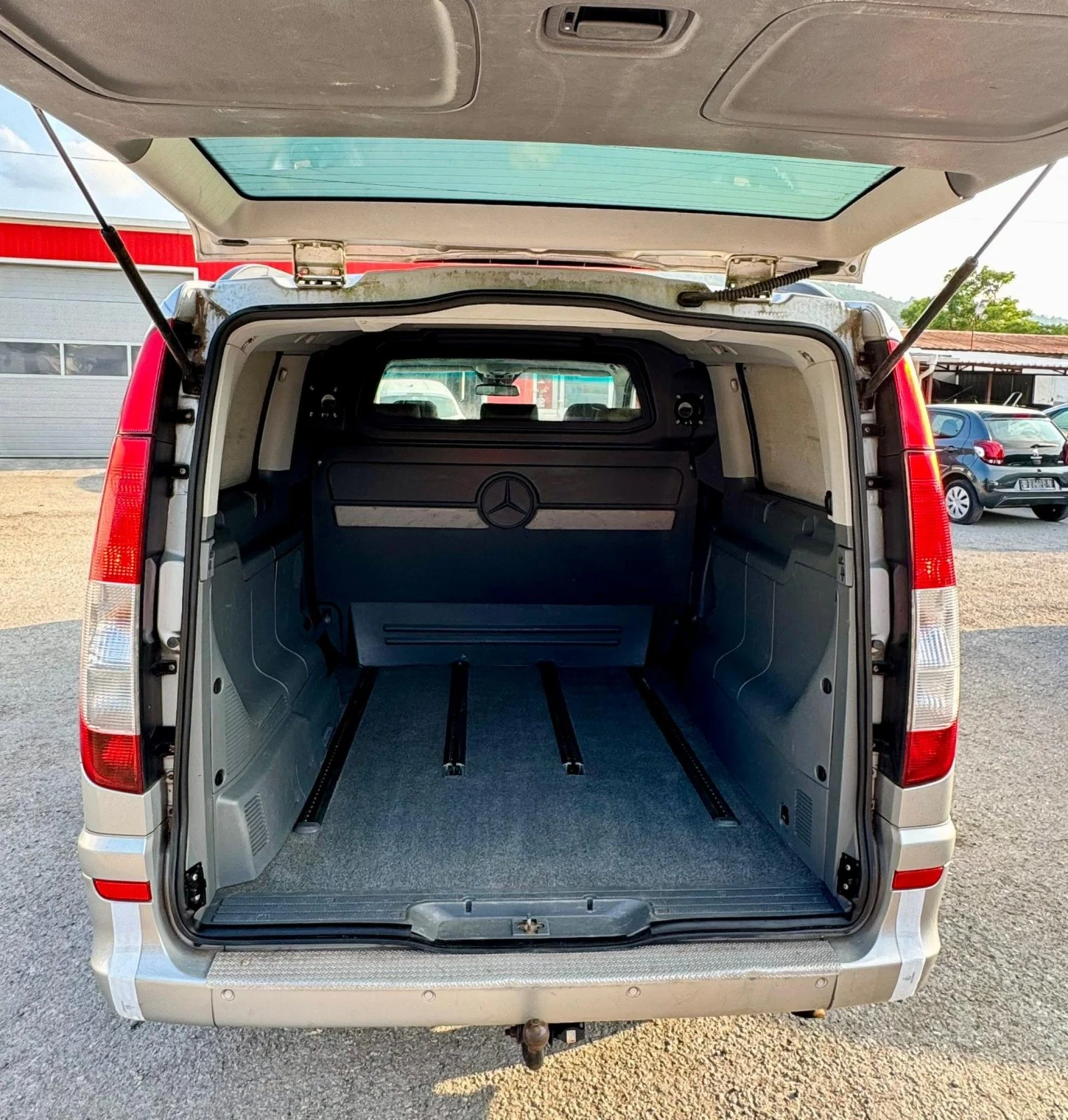Mercedes-Benz Viano 3.0 CDI, 5 МЕСТА, АВТОМАТ, НАВИГАЦИЯ, АВТОПИЛОТ  - изображение 4
