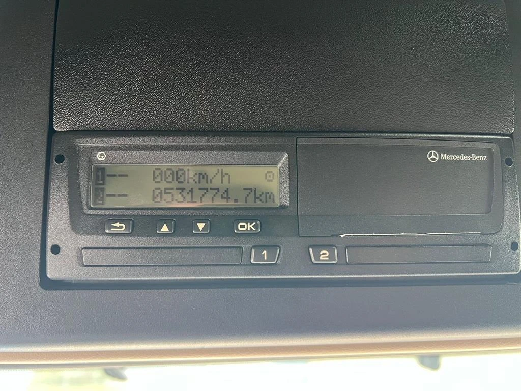 Mercedes-Benz Actros 1843 Борд, сервизна книжка, снимка 9 - Камиони - 54200281