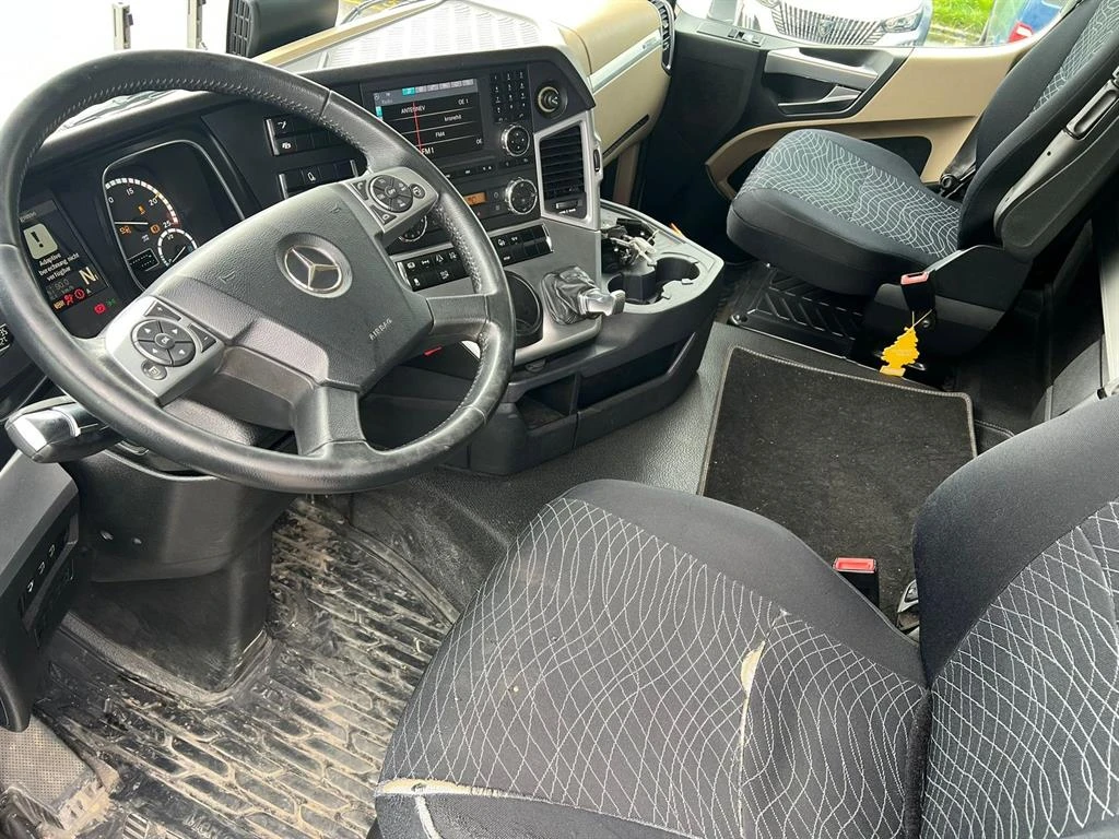 Mercedes-Benz Actros 1843 Борд, сервизна книжка, снимка 7 - Камиони - 54200281