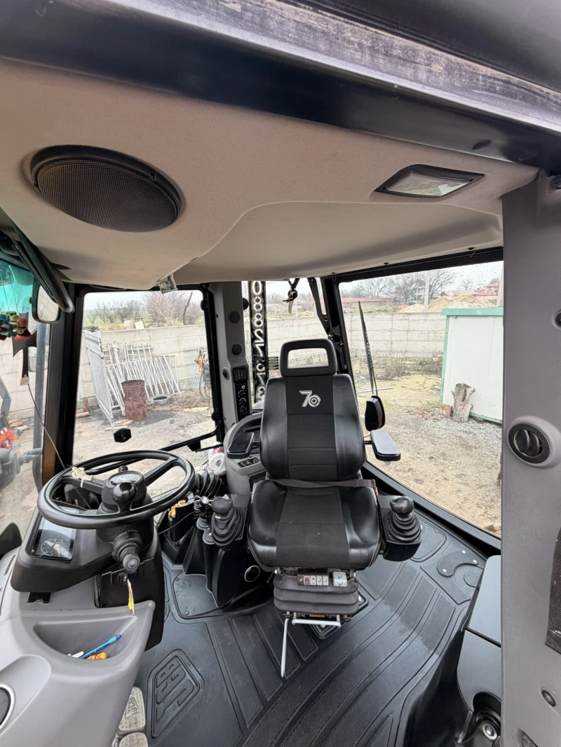 Багер JCB 3CX PRO - Platinum Limited Edition 70 Years, снимка 8 - Индустриална техника - 53467722