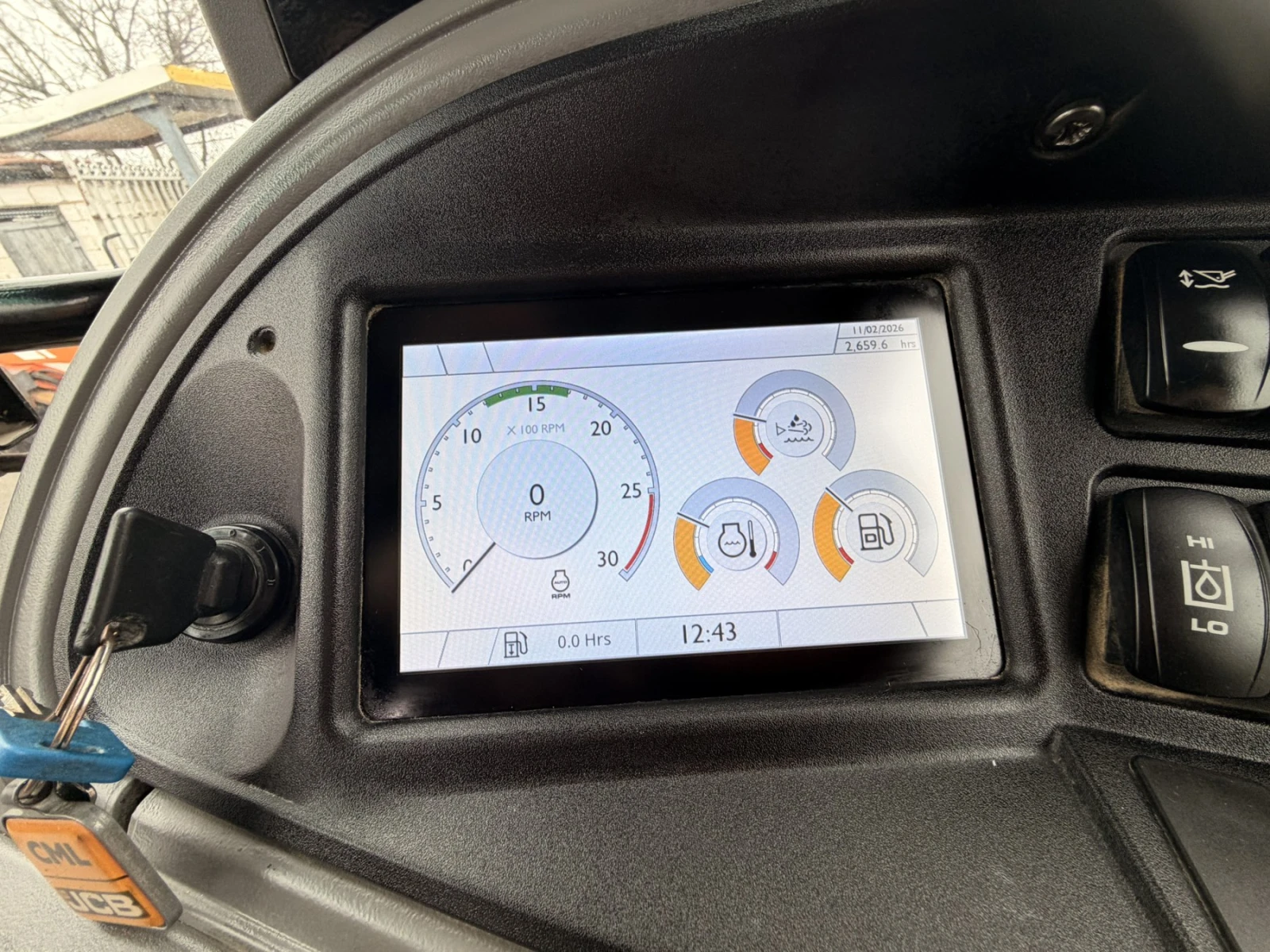 Багер JCB 3CX PRO - Platinum Limited Edition 70 Years - изображение 9