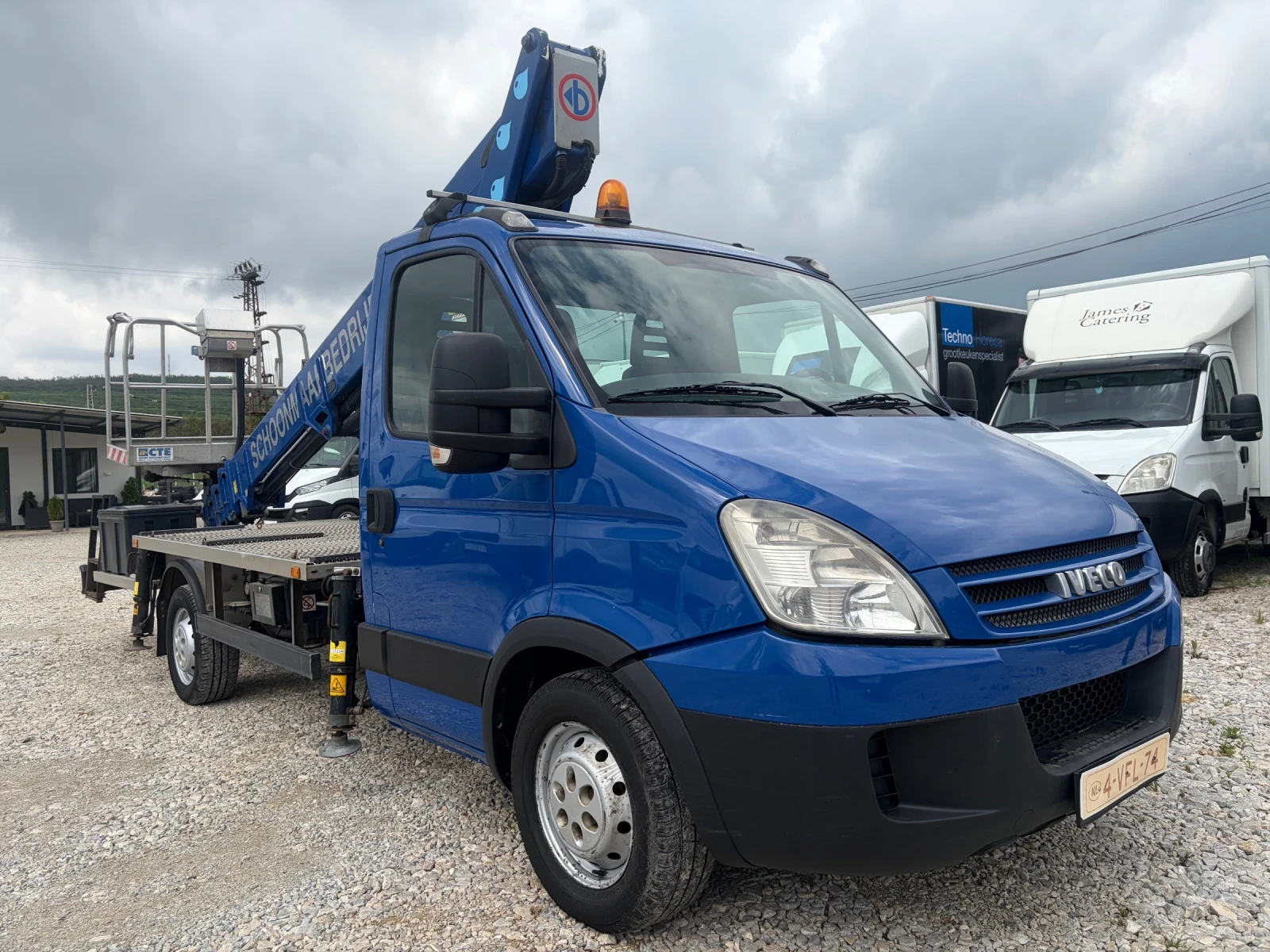 Автовишка Iveco 35С13 Автовишка 22.5мерта, снимка 2 - Индустриална техника - 54715108