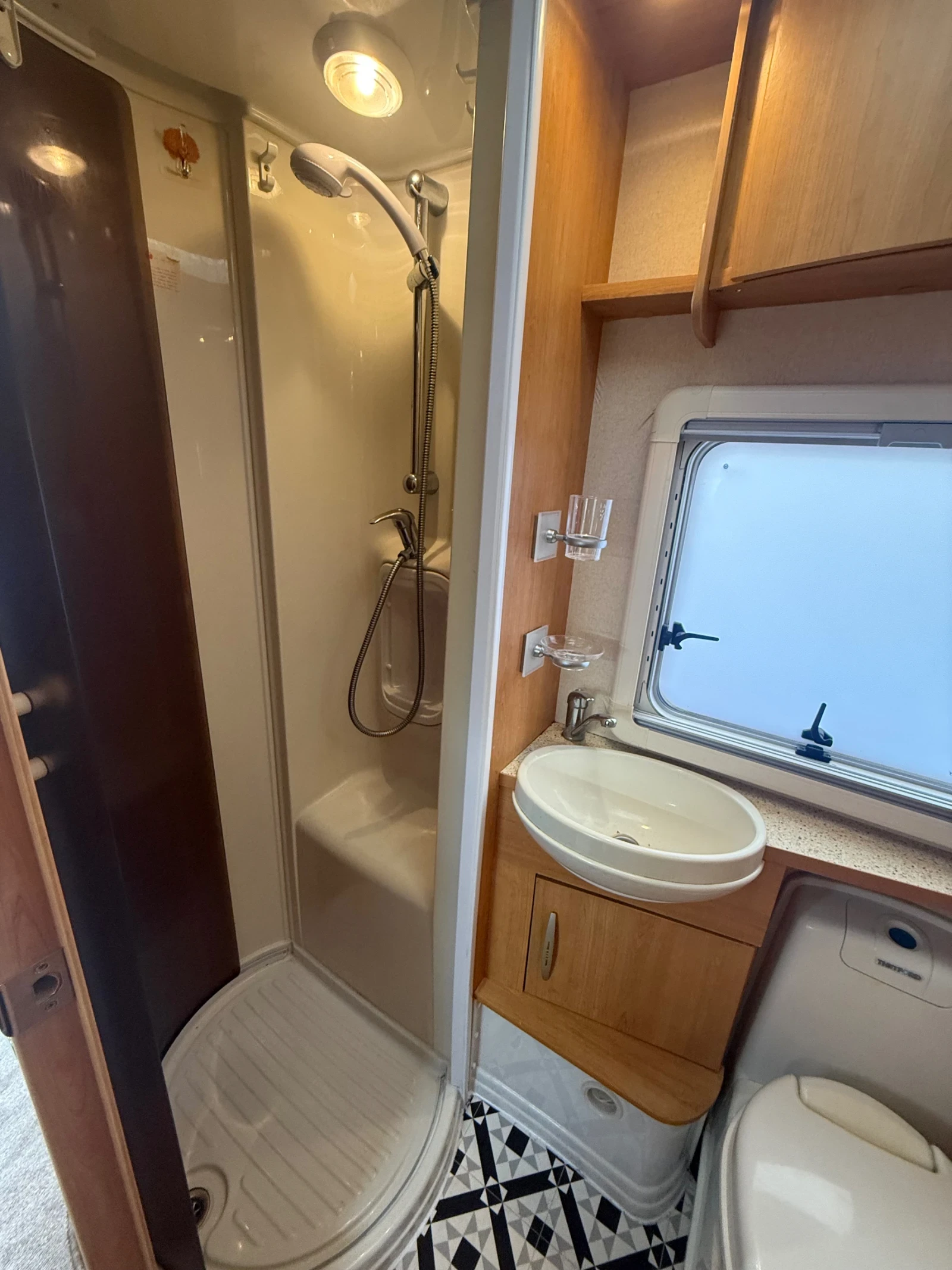 Каравана Tabbert АCE AWARD-КРАЛСКА СПАЛНЯ/MOVER/ФОРСЕЛТ/СОЛАР/TV/ - изображение 10