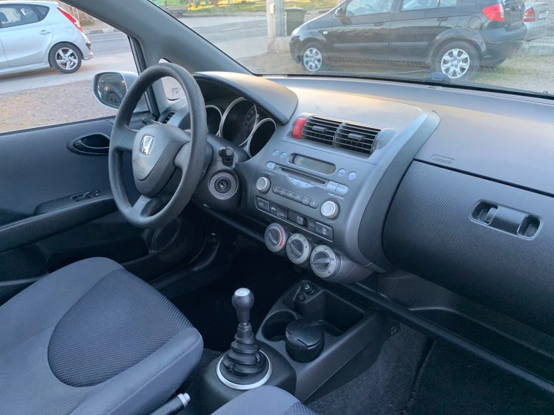 Honda Jazz 1.3i НОВА!!!!, снимка 12 - Автомобили и джипове - 45211445