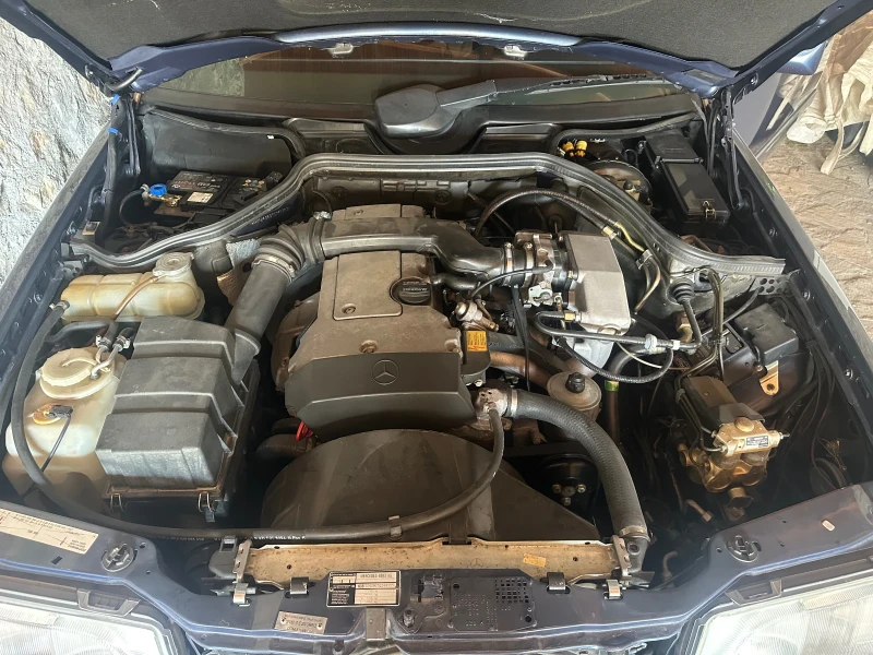 Mercedes-Benz 124 E200 124, снимка 16 - Автомобили и джипове - 50864276