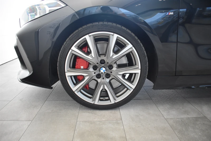 BMW M135 xDrive, снимка 3 - Автомобили и джипове - 51578746