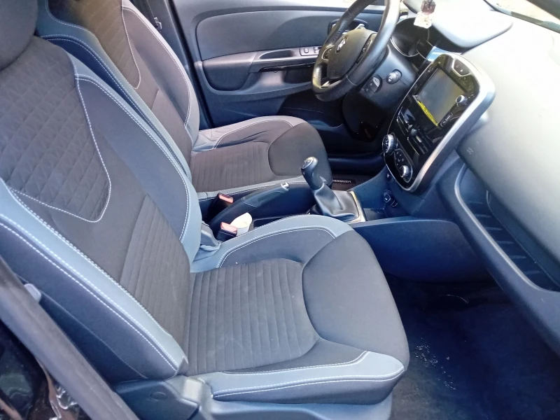 Renault Clio 1.5 dci Estate eco navi, pdc, снимка 9 - Автомобили и джипове - 52427290