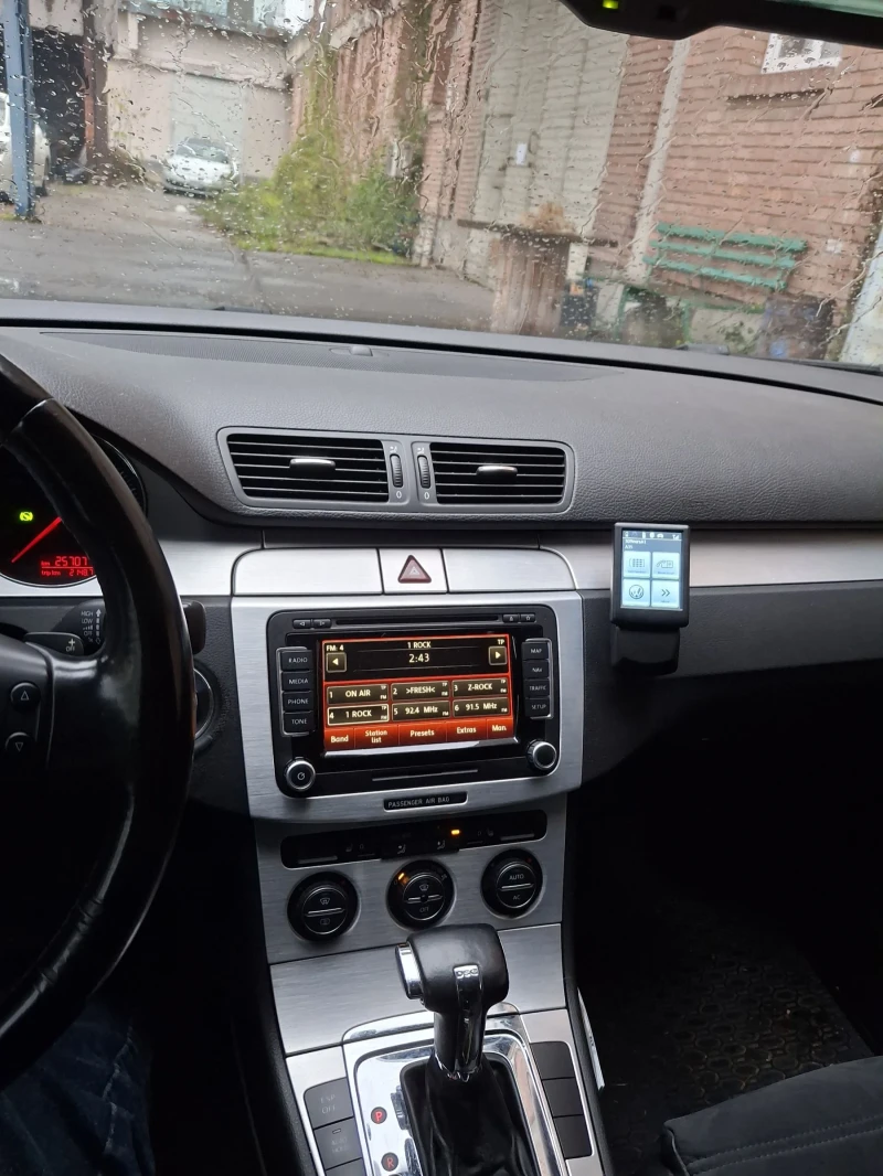 VW Passat B6, снимка 8 - Автомобили и джипове - 53107964