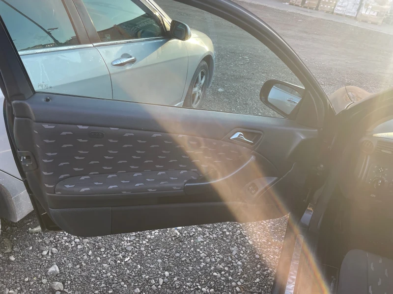 Mercedes-Benz C 200 Kompressor, снимка 10 - Автомобили и джипове - 53126835