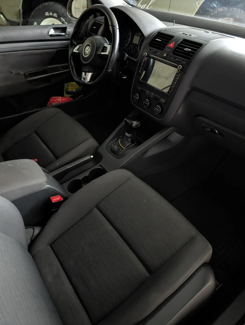 VW Golf 1.9 TDI, снимка 4 - Автомобили и джипове - 53432181