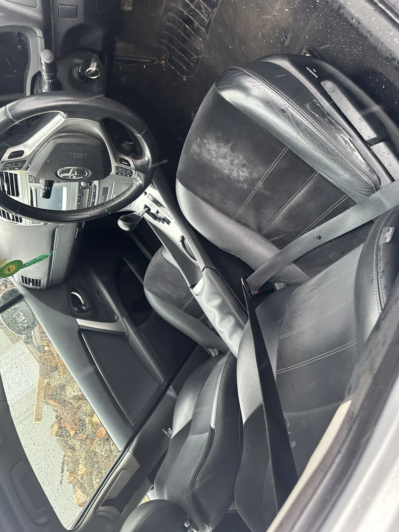 Toyota Avensis 1. 8 Valvematic 147 к. с, автоматик НА ЧАСТИ, снимка 11 - Автомобили и джипове - 52982359