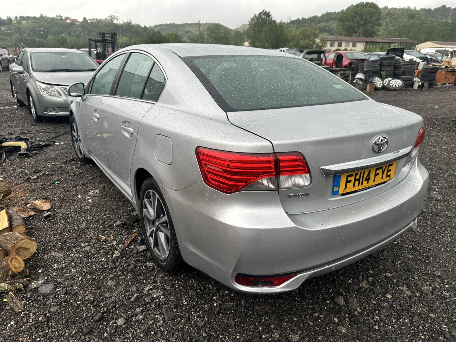 Toyota Avensis 1. 8 Valvematic 147 к. с, автоматик НА ЧАСТИ, снимка 5 - Автомобили и джипове - 52982359