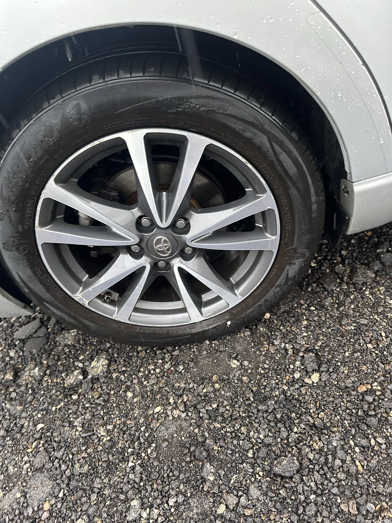 Toyota Avensis 1. 8 Valvematic 147 к. с, автоматик НА ЧАСТИ, снимка 9 - Автомобили и джипове - 52982359