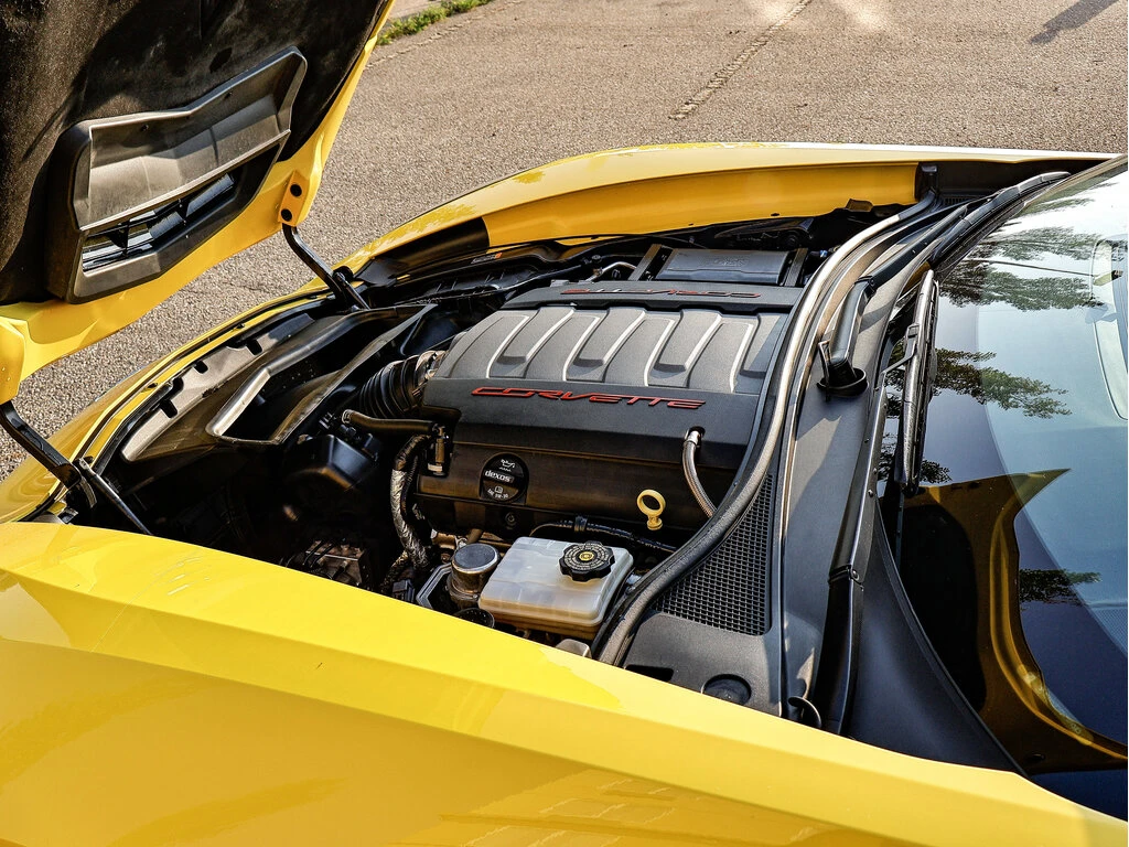 Chevrolet Corvette 1LT 6.2L/NAVI/KAMEPA/HARD TOP - изображение 4