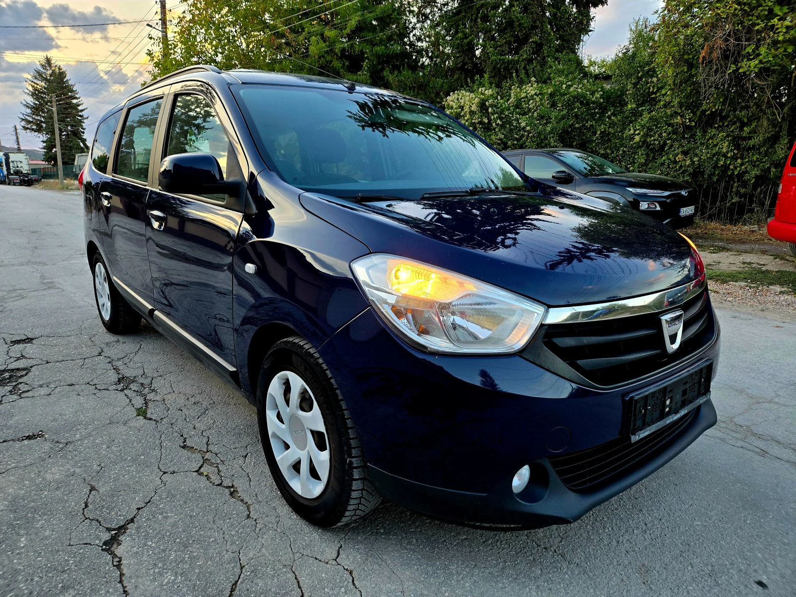 Dacia Lodgy 1.5 DCI Navi Климатик 1-Собственик 7-Седалки - изображение 8