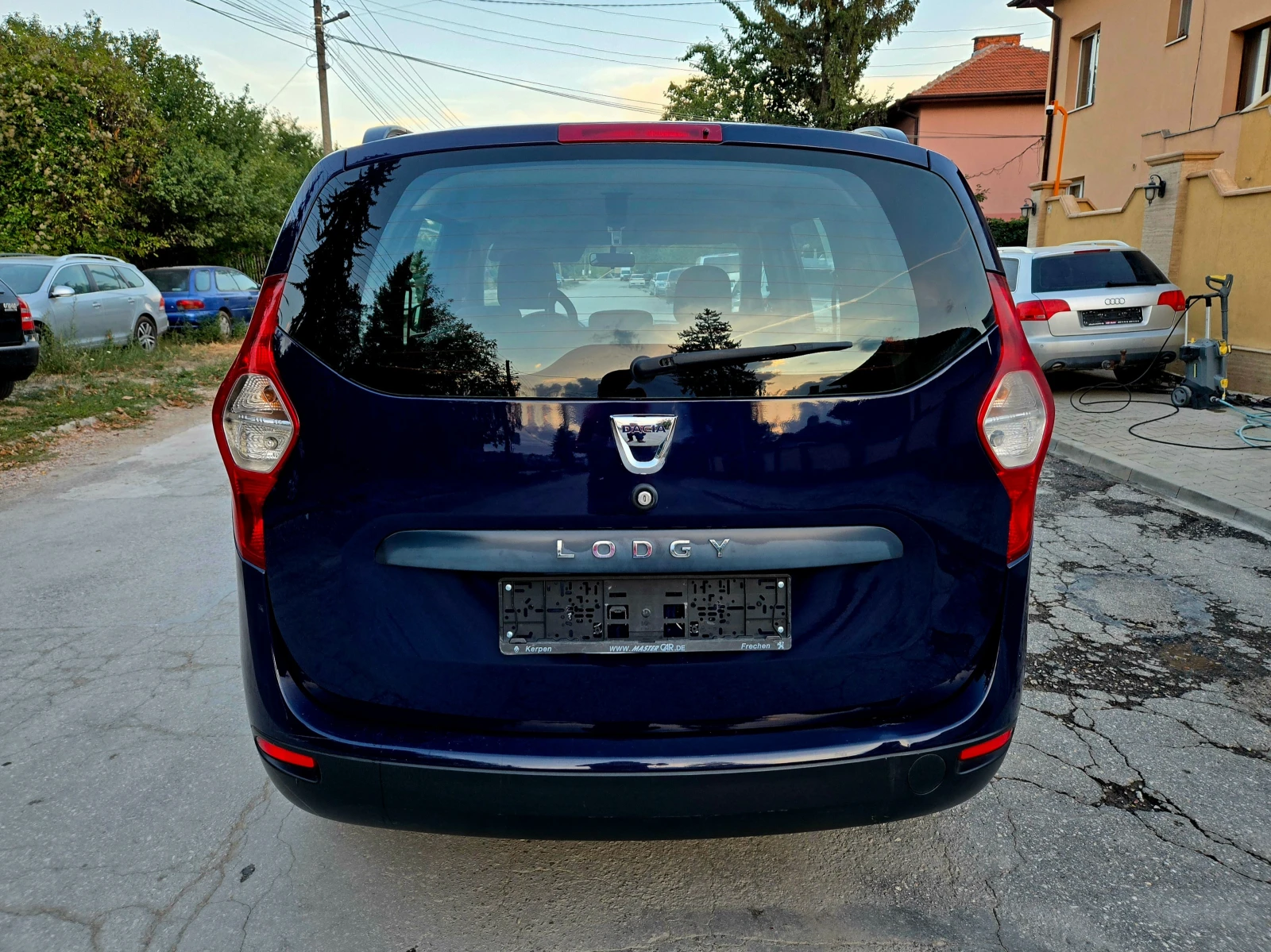 Dacia Lodgy 1.5 DCI Navi Климатик 1-Собственик 7-Седалки - изображение 5