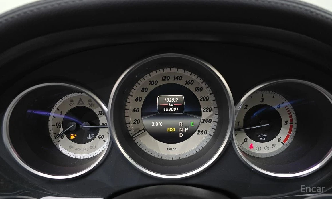 Mercedes-Benz CLS 350  - изображение 8