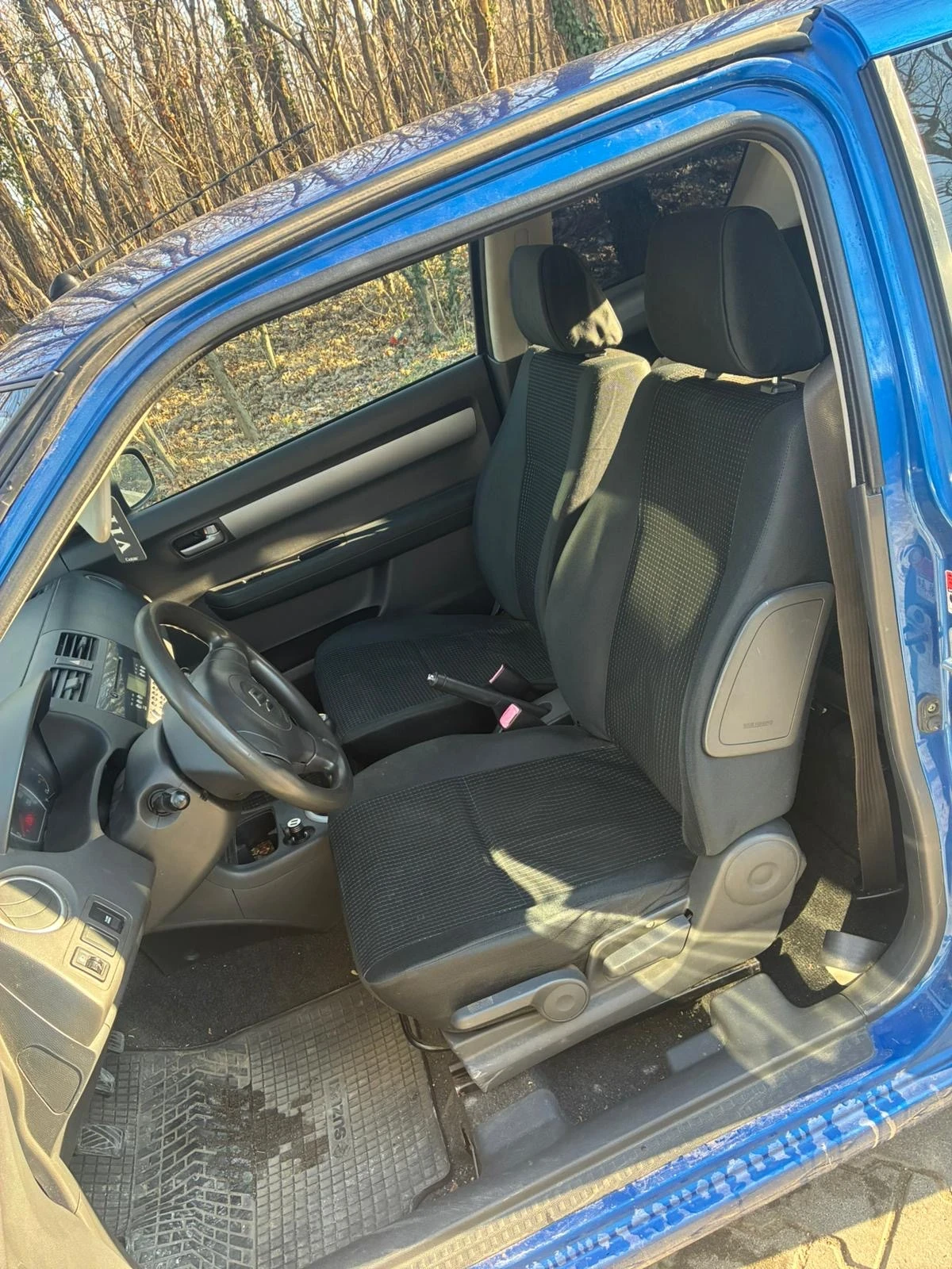 Suzuki Swift 1.3 бензин , снимка 6 - Автомобили и джипове - 53854193