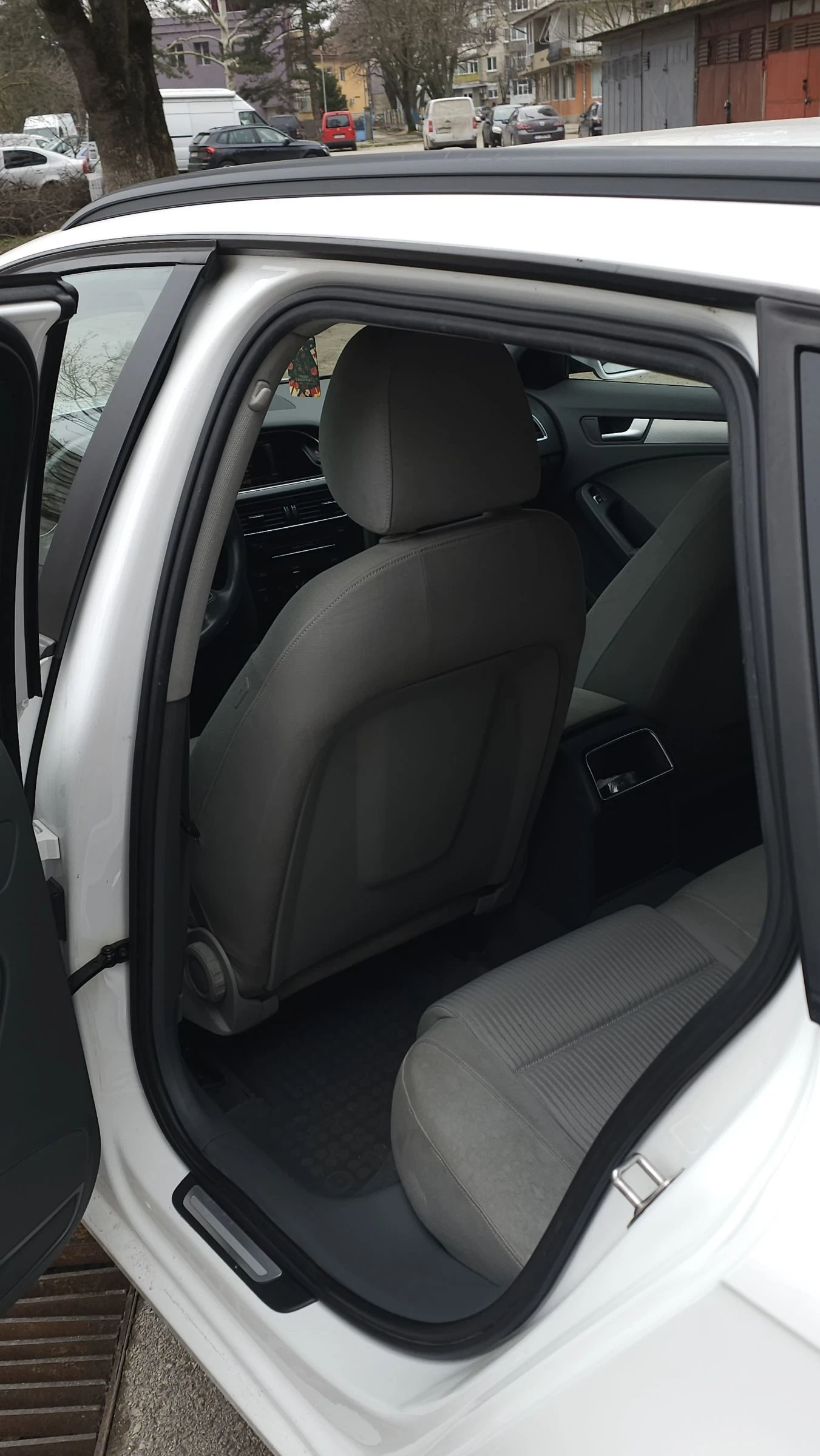 Audi A4 2.0TDI, Quattro, 4х4, Avant, снимка 12 - Автомобили и джипове - 53946641