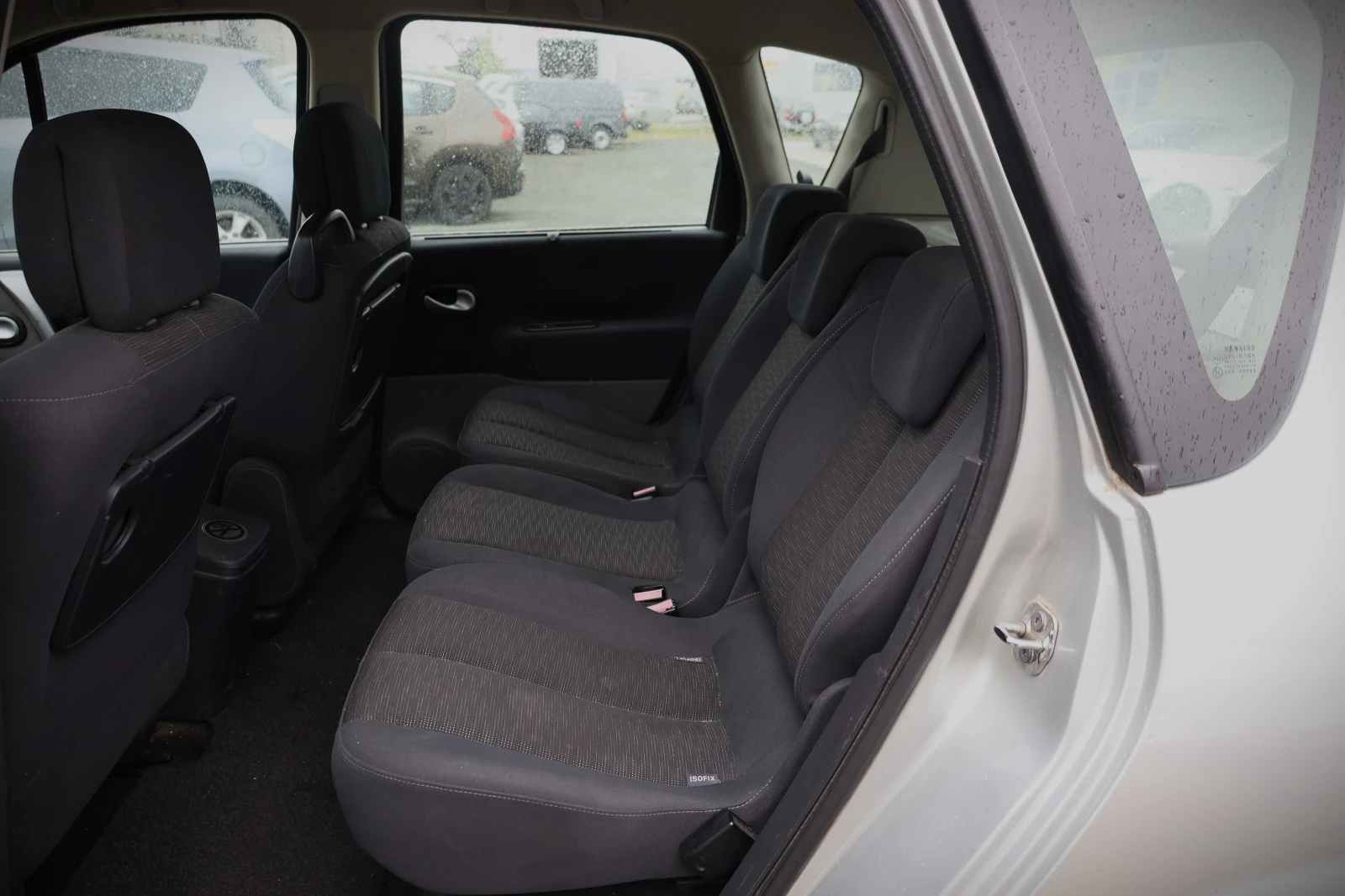 Renault Scenic 1.5 TDI, снимка 15 - Автомобили и джипове - 54368242