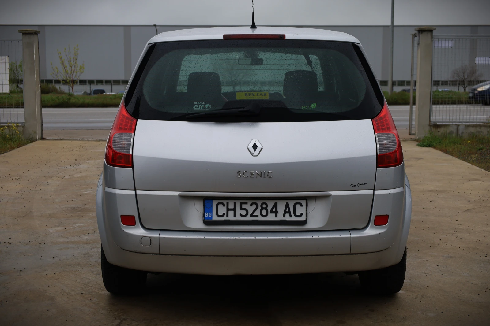 Renault Scenic 1.5 TDI, снимка 3 - Автомобили и джипове - 54368242