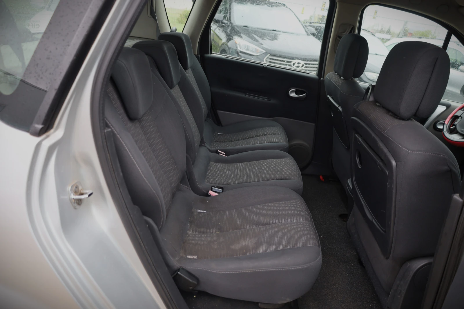 Renault Scenic 1.5 TDI, снимка 13 - Автомобили и джипове - 54368242