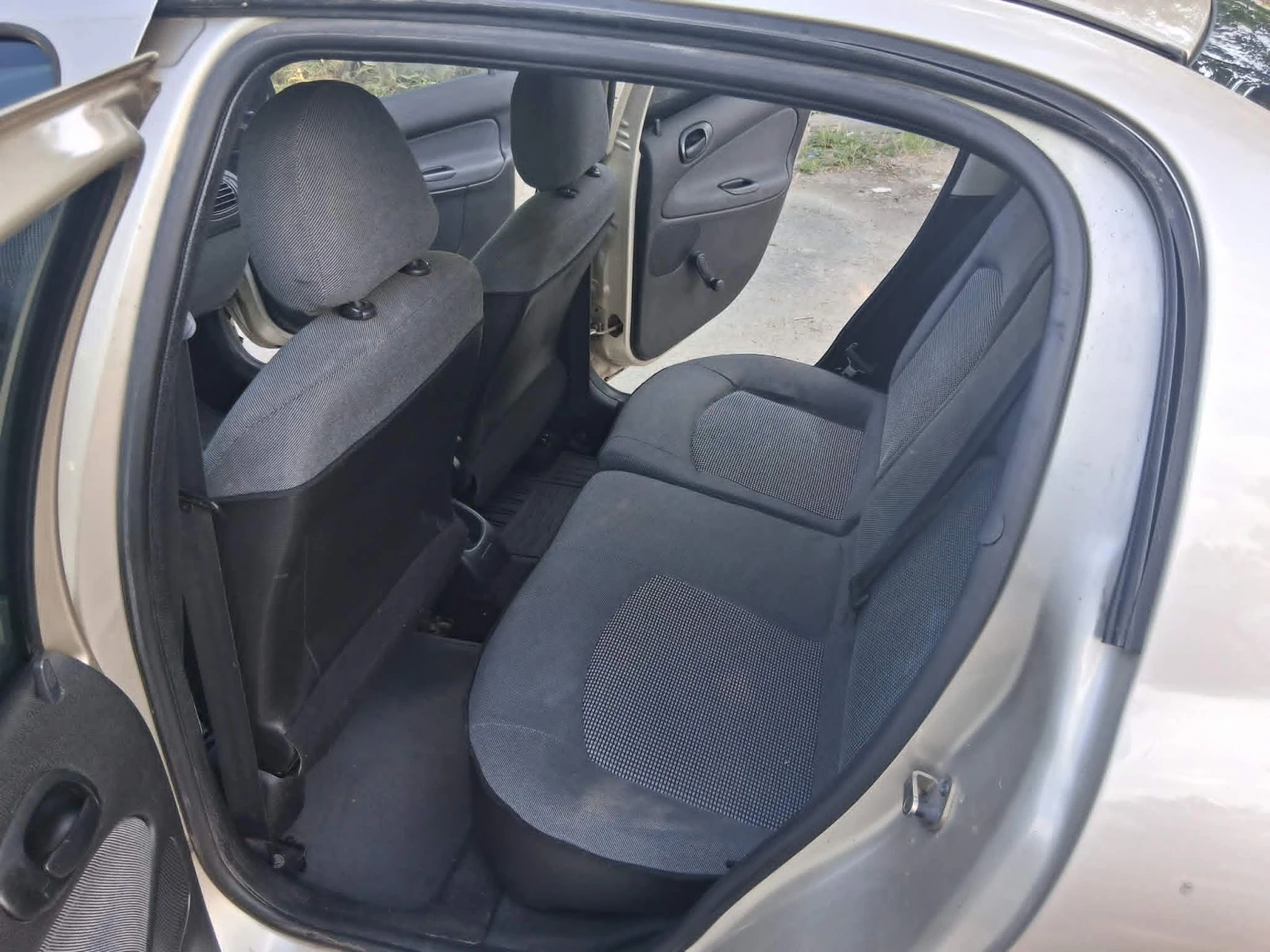 Peugeot 206 1.4 8V, снимка 9 - Автомобили и джипове - 54722620