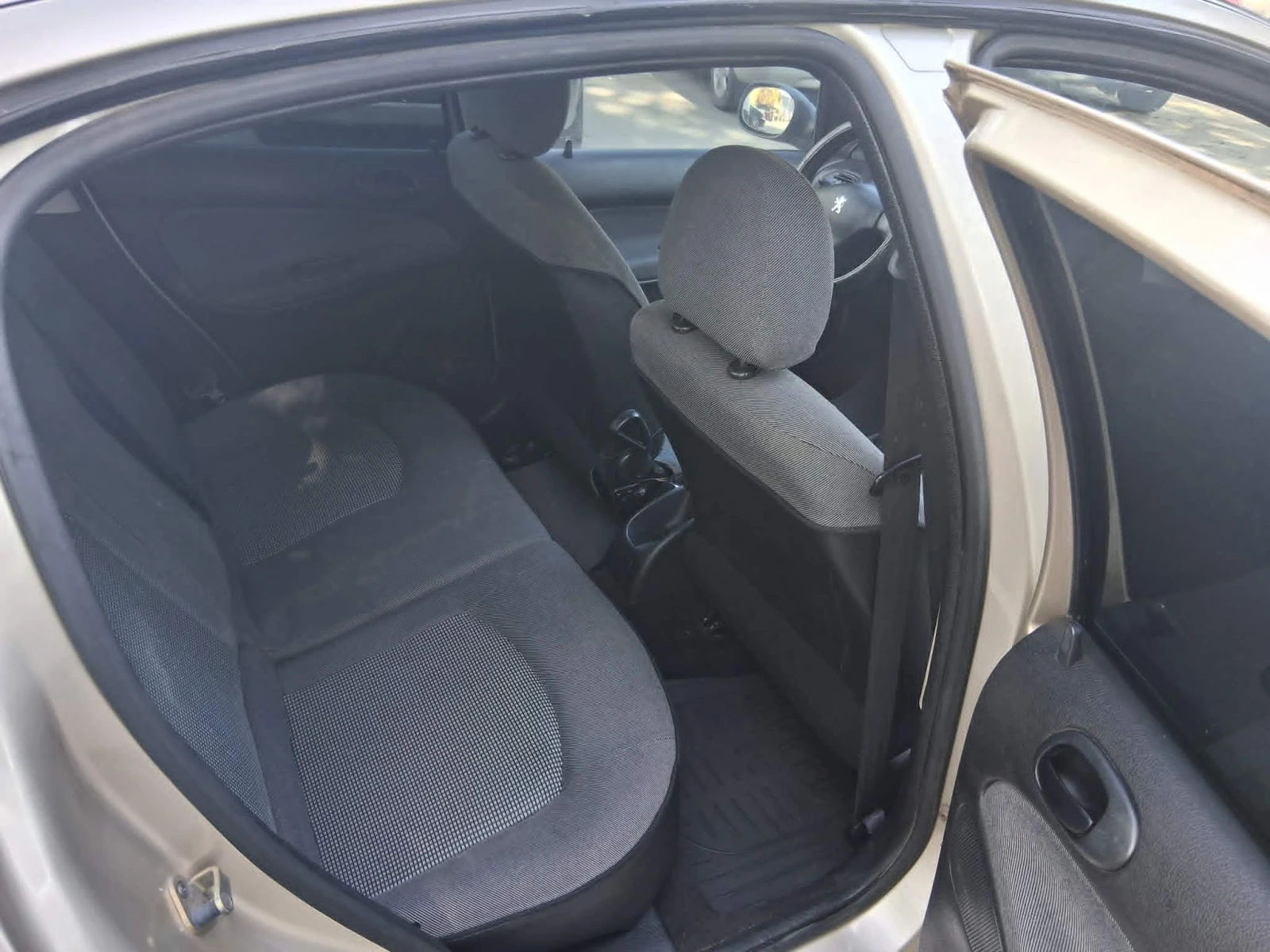 Peugeot 206 1.4 8V, снимка 10 - Автомобили и джипове - 54722620