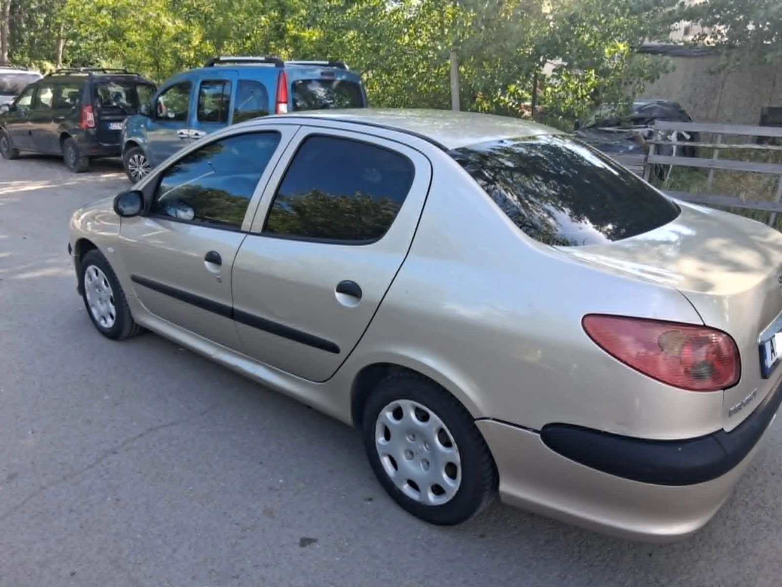 Peugeot 206 1.4 8V, снимка 3 - Автомобили и джипове - 54722620