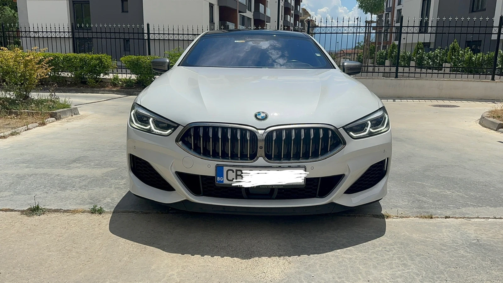 BMW 850 B&W * X-drive * FULL, снимка 2 - Автомобили и джипове - 54945875
