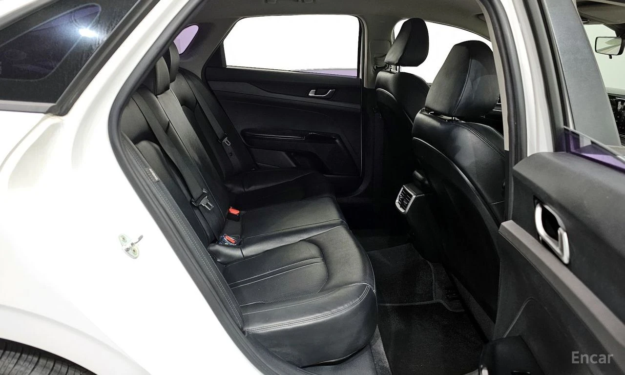 Kia K5 2.0 Trendy* КАМЕРА* ПОДГРЕВ* KEYLESS* КРАЙНА ЦЕНА*, снимка 14 - Автомобили и джипове - 55081425