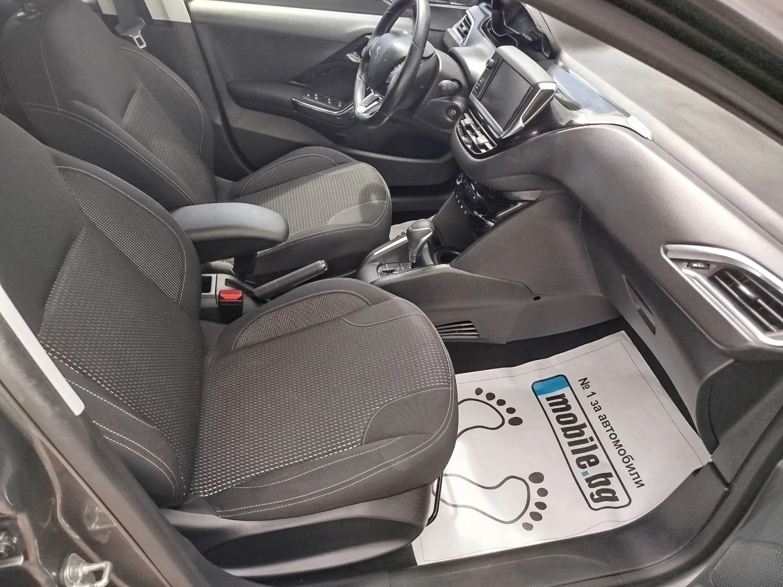 Peugeot 208 ALLURE -28хил.км.NEW, снимка 11 - Автомобили и джипове - 55326366