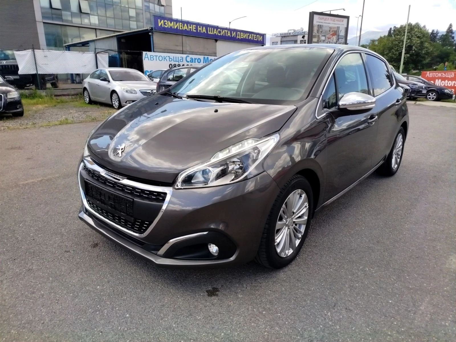Peugeot 208 ALLURE -28хил.км.
