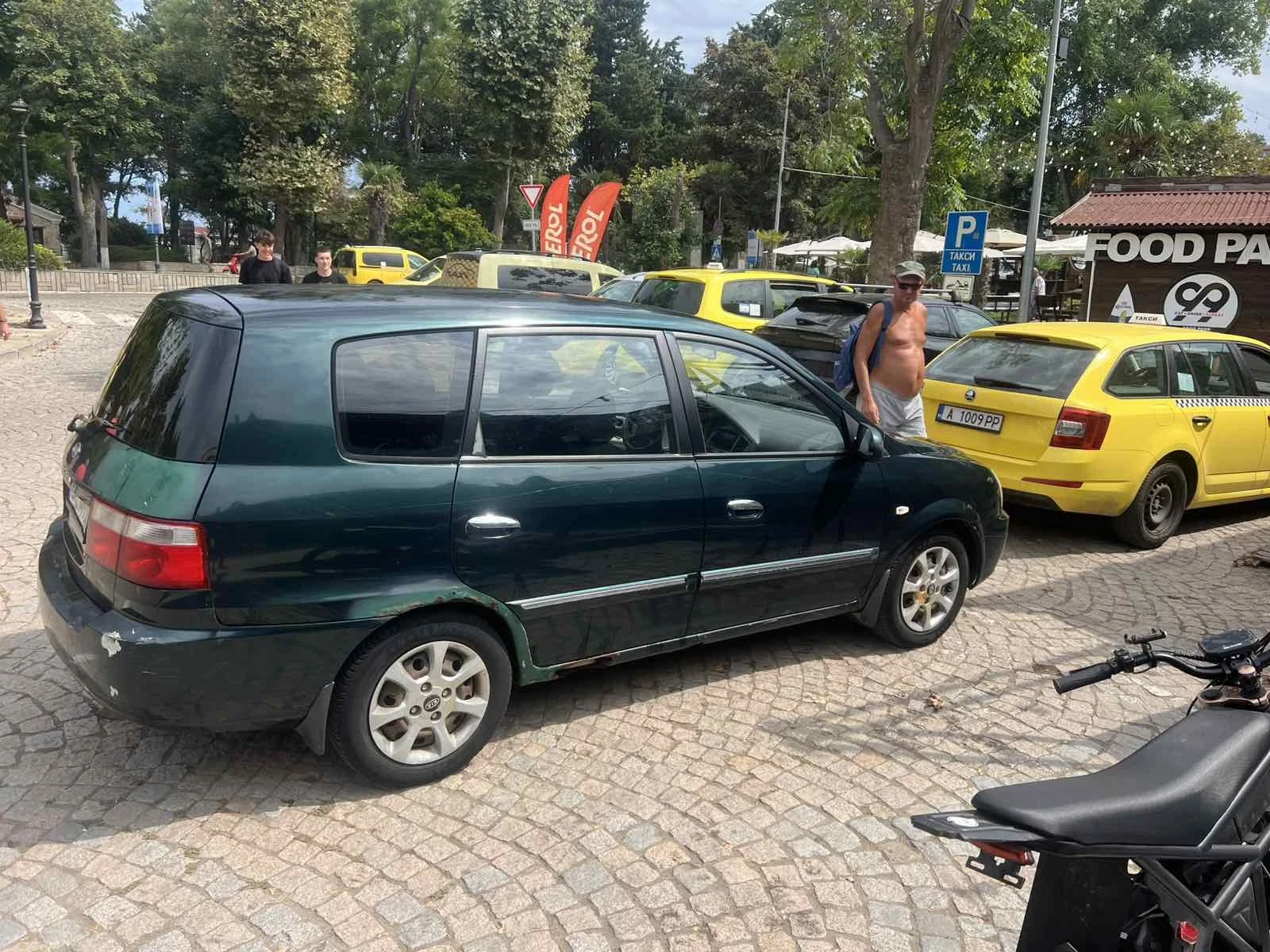 Kia Carens, снимка 2 - Автомобили и джипове - 55839047