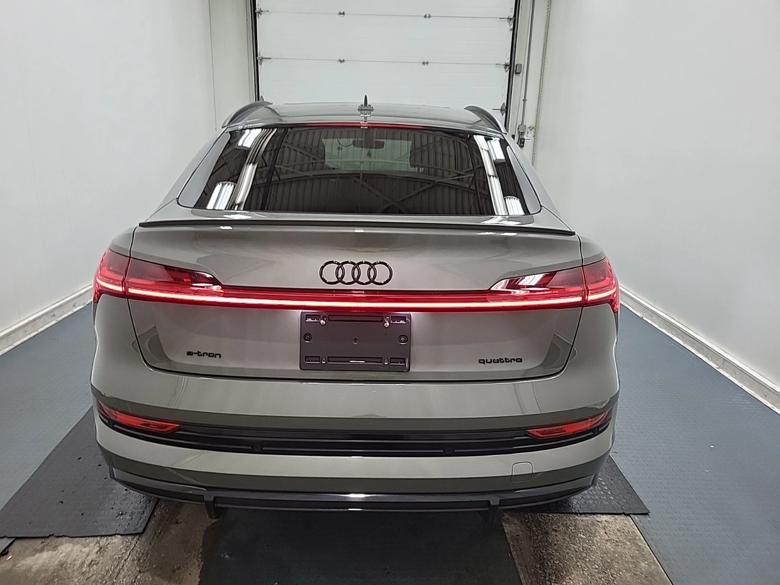 Audi E-Tron Sportback Technik, снимка 5 - Автомобили и джипове - 56040884