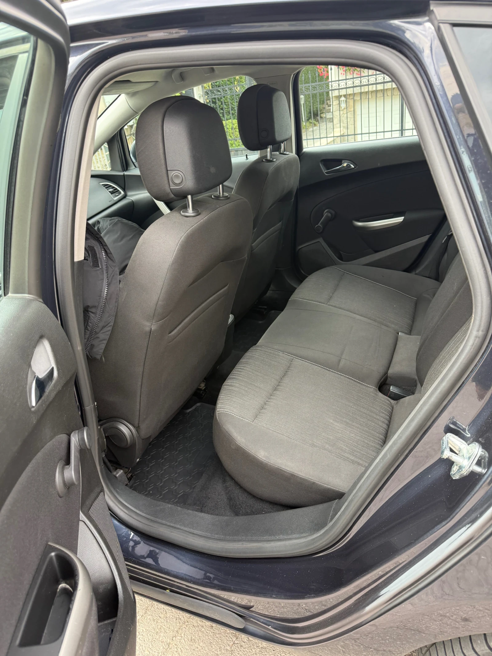 Opel Astra Хечбек, снимка 4 - Автомобили и джипове - 56041641