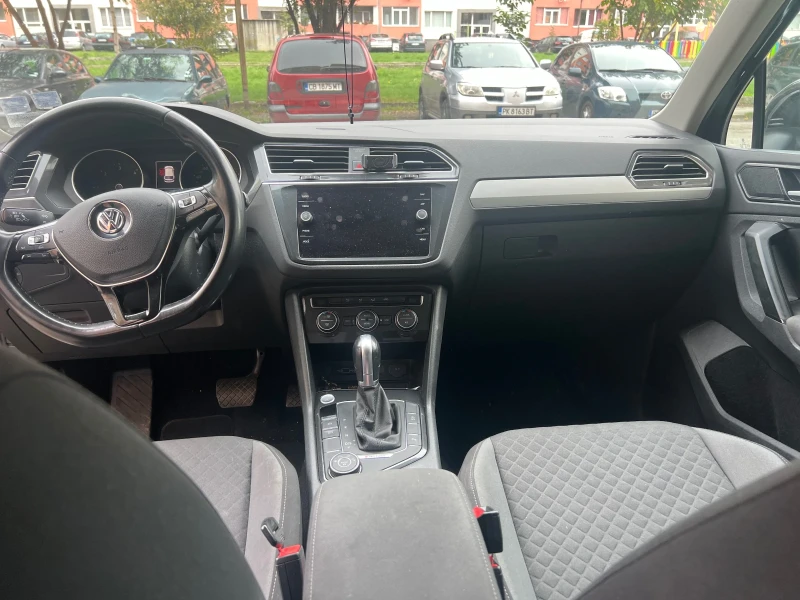 VW Tiguan, снимка 2 - Автомобили и джипове - 48088656