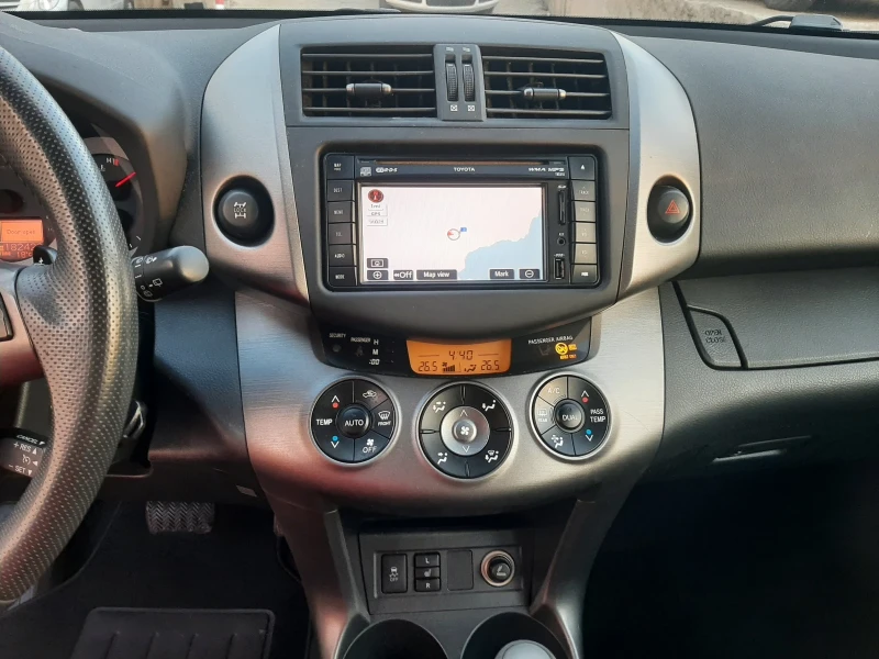 Toyota Rav4 2.0i AUTOMATIC NAVI КОЖА ГАЗ-БЕНЗИН , снимка 15 - Автомобили и джипове - 52485055