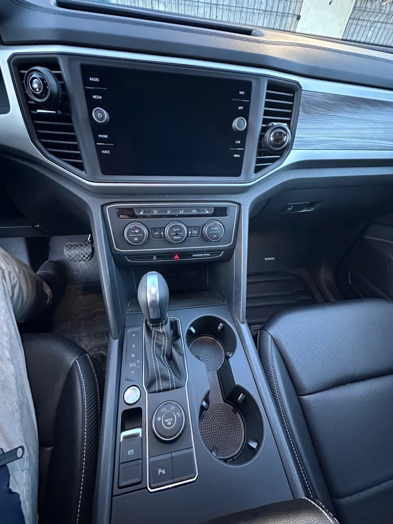 VW Atlas CROSS SPORT AWD, снимка 3 - Автомобили и джипове - 53103124