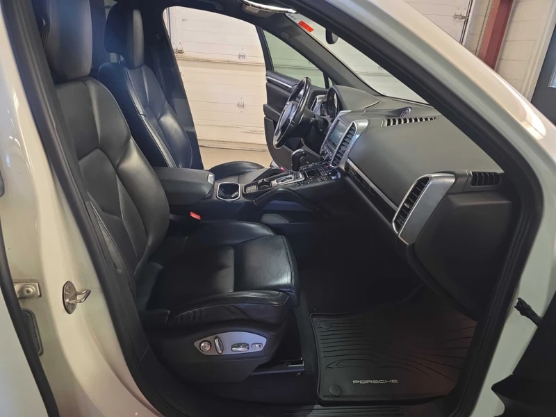 Porsche Cayenne 2013 AWD * БЕЗ ПЪРВОНАЧАЛНА ВНОСКА* , снимка 15 - Автомобили и джипове - 53179556