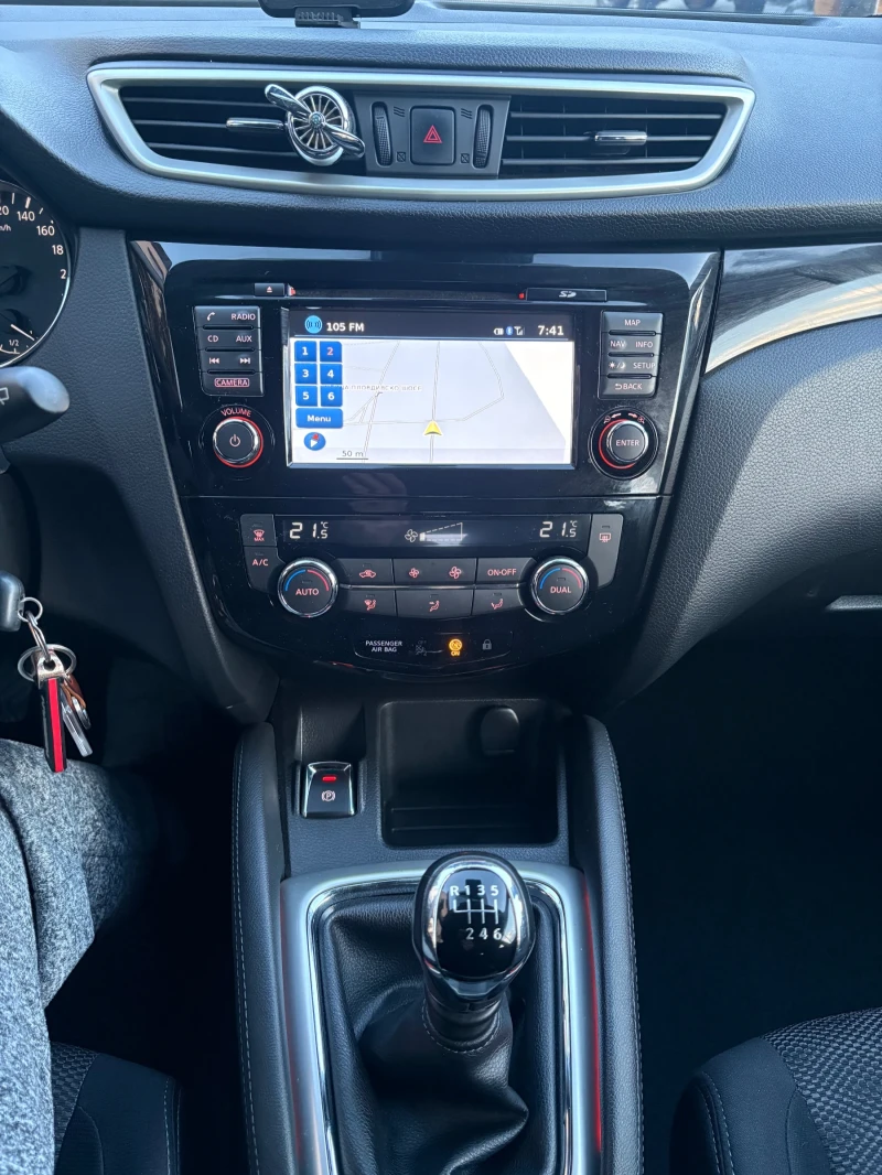 Nissan Qashqai 1.2 DiG-T N-Connecta, снимка 10 - Автомобили и джипове - 53444875