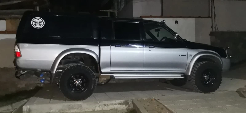 Mitsubishi L200 2.5 116 Десен волан 