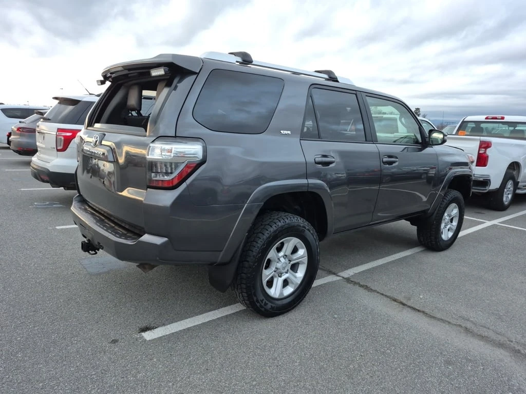 Toyota 4runner * 4WD 4dr V6 SR5 * CARFAX * БЕЗ ПЪРВОНАЧАЛНА ВНОСК - изображение 4