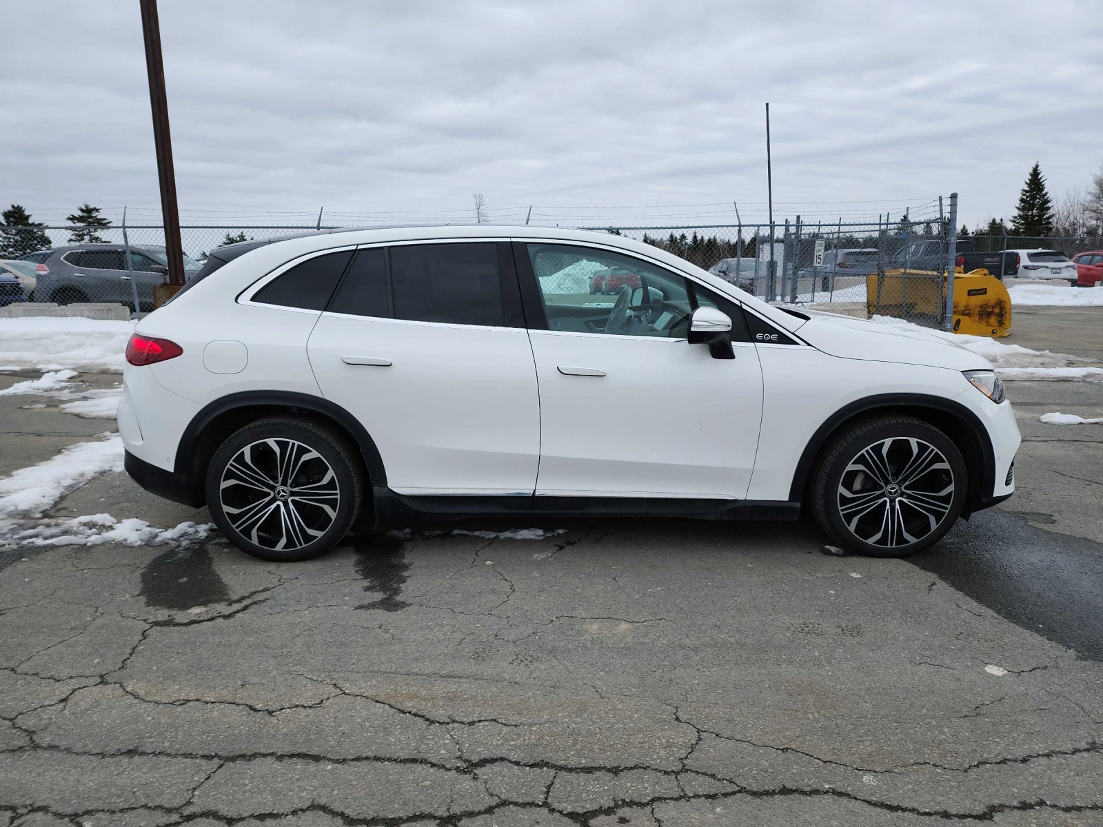 Mercedes-Benz EQE 350 4MATIC, снимка 3 - Автомобили и джипове - 53728519